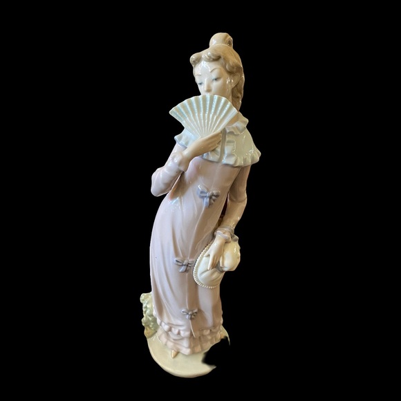 NAO BY LLADRO LADY /FAN - Picture 8 of 8